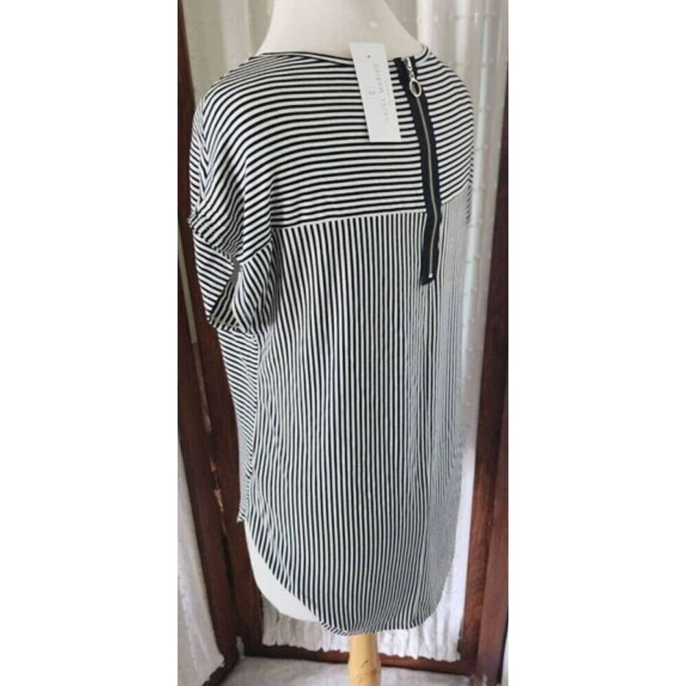 F02 I Joah black and white striped top with black exposed zipper in back NWT